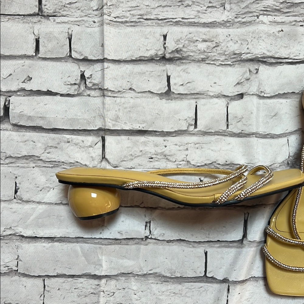Elegant Gold Women's Sandals